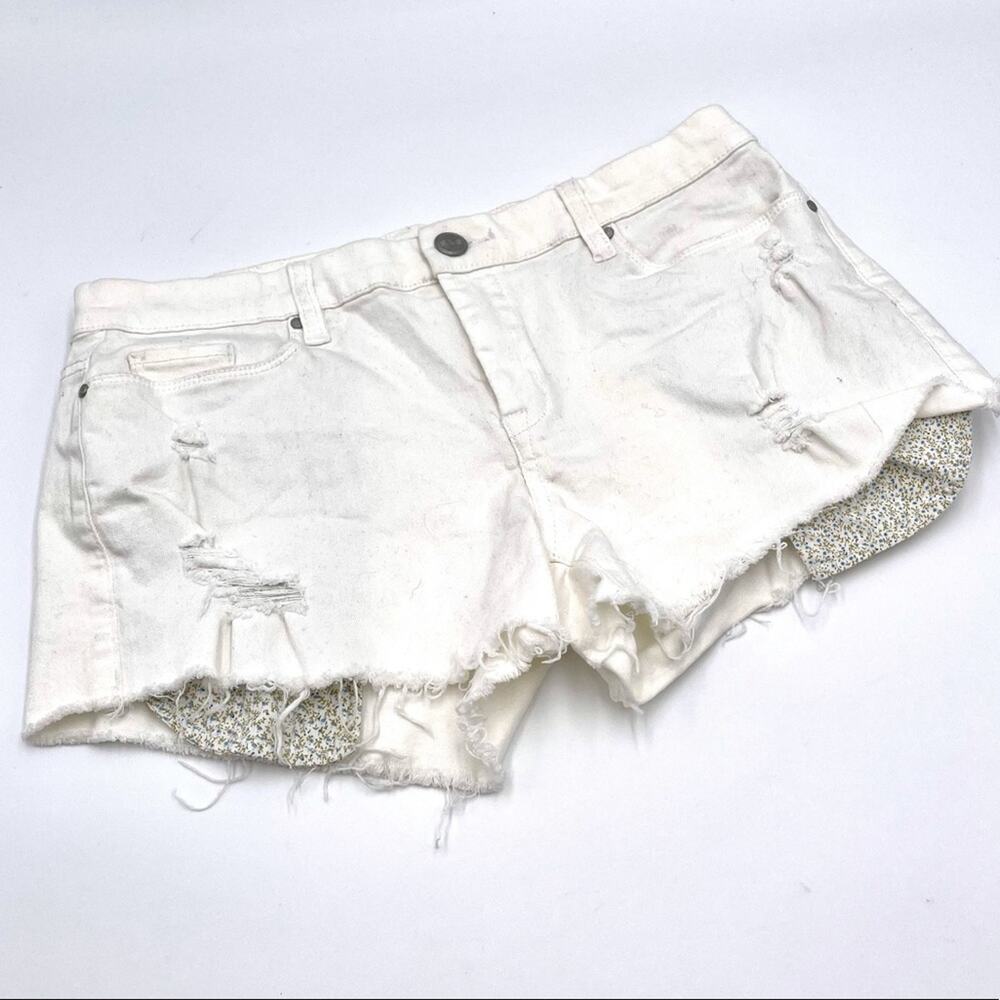 SL8 White Destroyed Exposed Pocket Jean Shorts 27